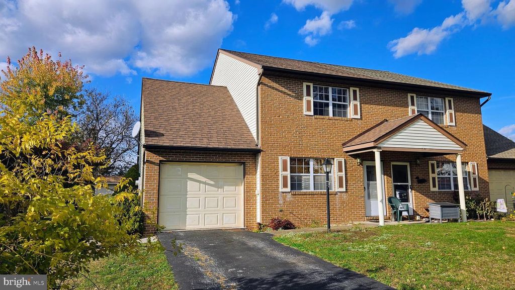 1708 CONDOR LN, Dover, PA 17315