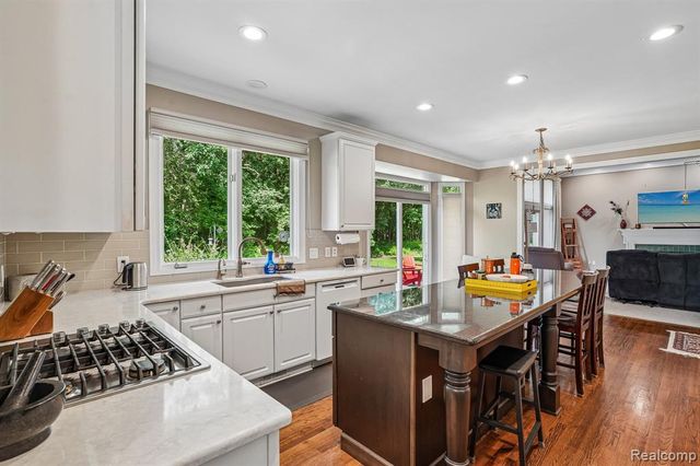 4500 Boxwood Court, Rochester, MI 48306