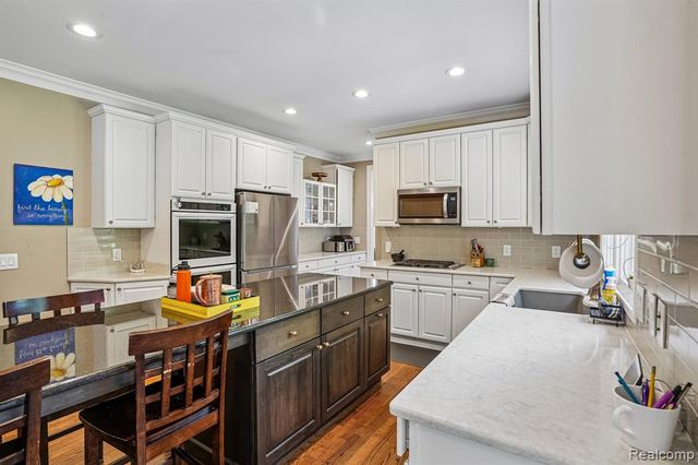4500 Boxwood Court, Rochester, MI 48306