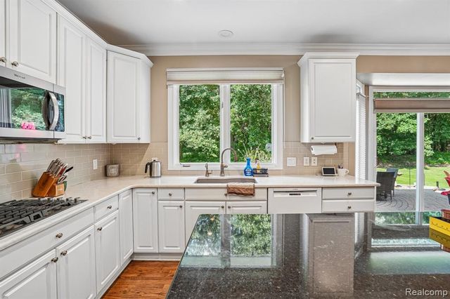 4500 Boxwood Court, Rochester, MI 48306