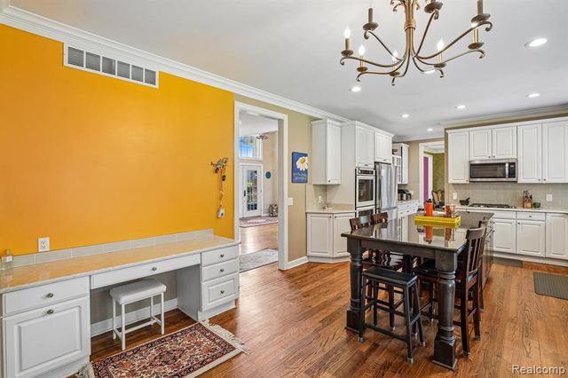 4500 Boxwood Court, Rochester, MI 48306
