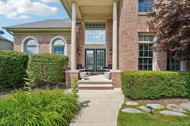 4500 Boxwood Court, Rochester, MI 48306