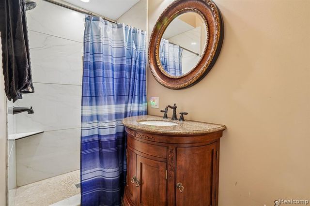 4500 Boxwood Court, Rochester, MI 48306