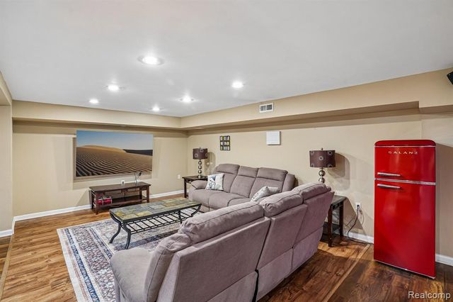4500 Boxwood Court, Rochester, MI 48306