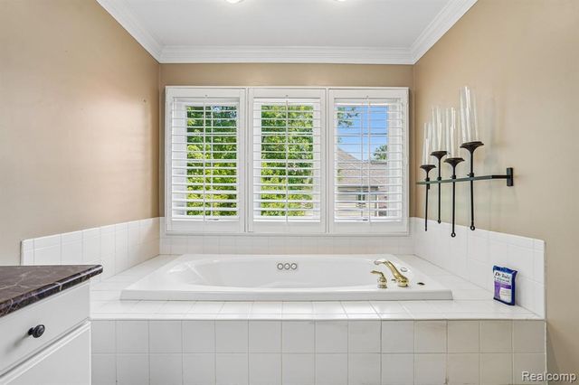 4500 Boxwood Court, Rochester, MI 48306