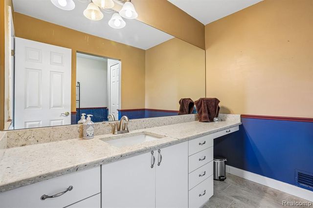 4500 Boxwood Court, Rochester, MI 48306