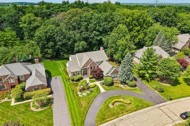 4500 Boxwood Court, Rochester, MI 48306