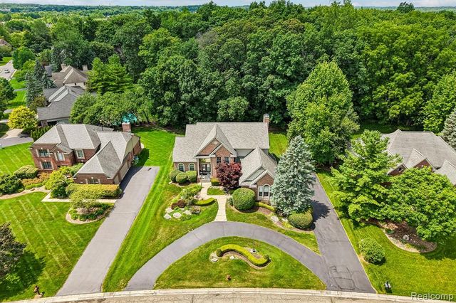 4500 Boxwood Court, Rochester, MI 48306
