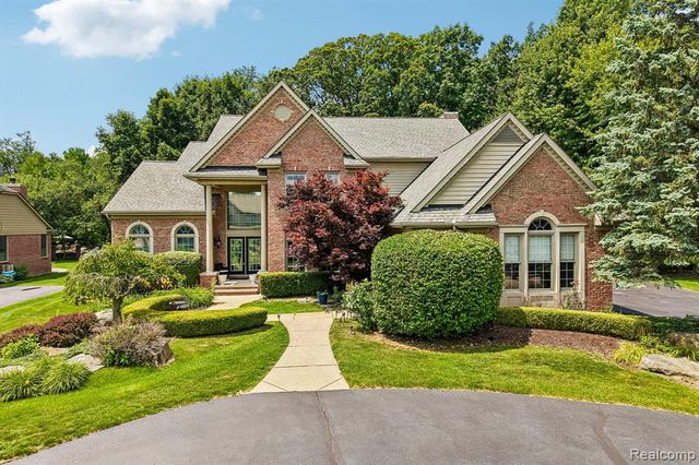 4500 Boxwood Court, Rochester, MI 48306