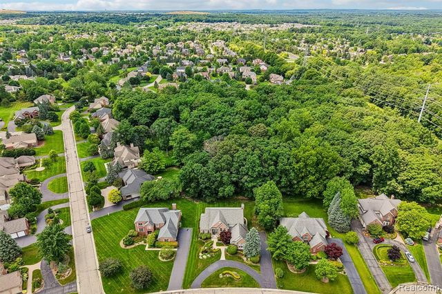 4500 Boxwood Court, Rochester, MI 48306