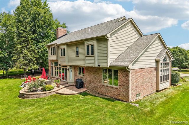 4500 Boxwood Court, Rochester, MI 48306