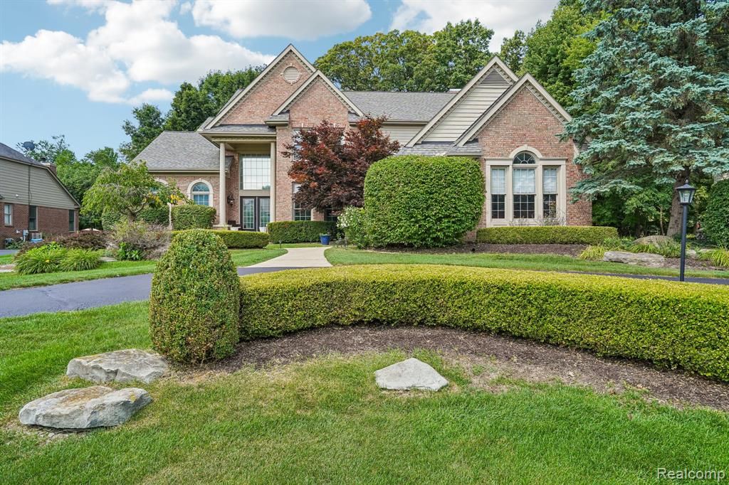 4500 Boxwood Court, Rochester, MI 48306