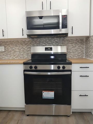 1300 Saint Charles Pl 222, Pembroke Pines, FL 33026