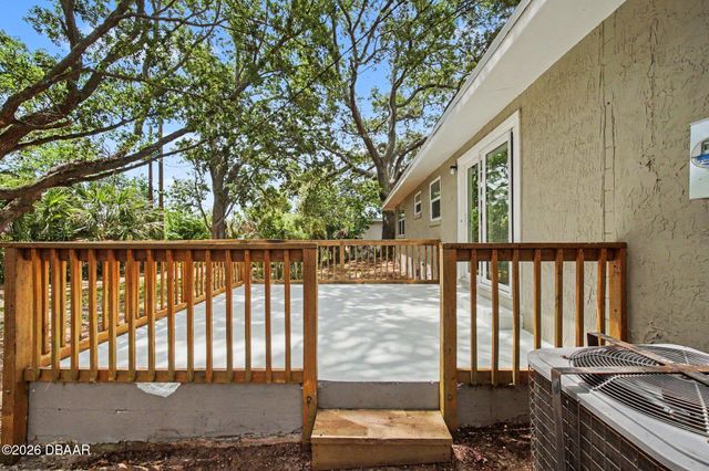 1121 Berkshire Road, Daytona Beach, FL 32117