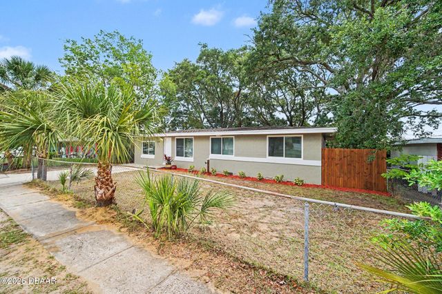 1121 Berkshire Road, Daytona Beach, FL 32117