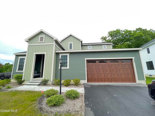 46 Wheatfield Way, Halfmoon, NY 12118