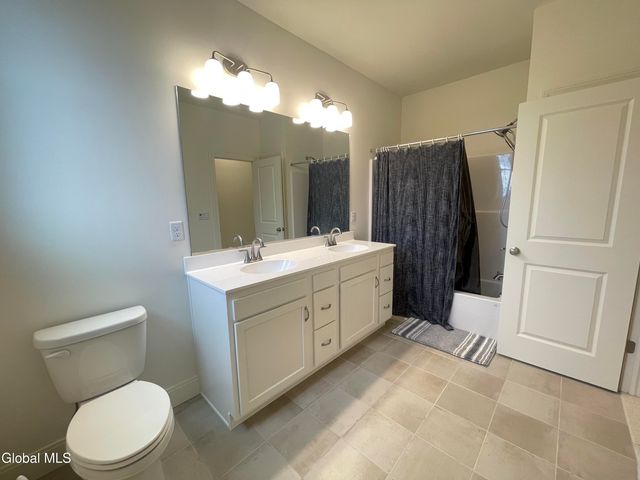 46 Wheatfield Way, Halfmoon, NY 12118