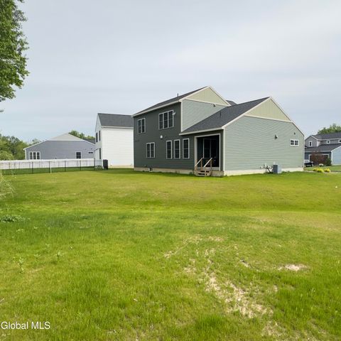 46 Wheatfield Way, Halfmoon, NY 12118