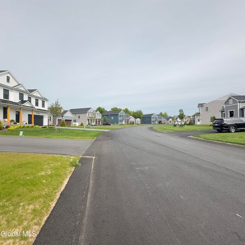 46 Wheatfield Way, Halfmoon, NY 12118