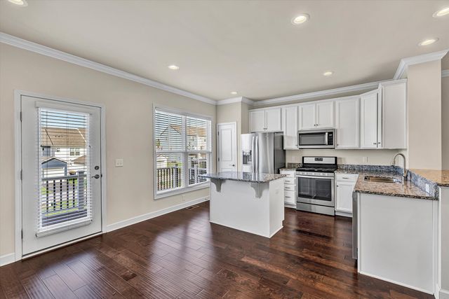 47 Broad ST, Daleville, VA 24083