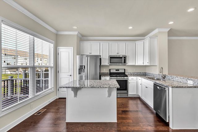 47 Broad ST, Daleville, VA 24083