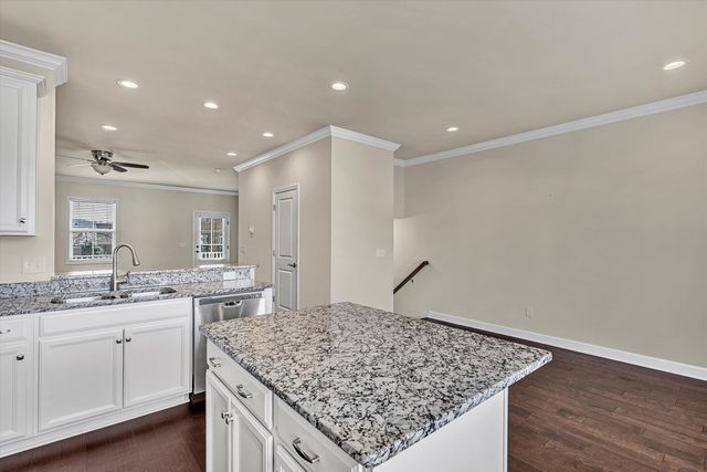 47 Broad ST, Daleville, VA 24083