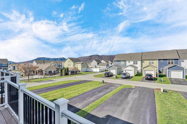 47 Broad ST, Daleville, VA 24083