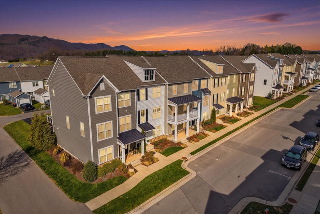 47 Broad ST, Daleville, VA 24083