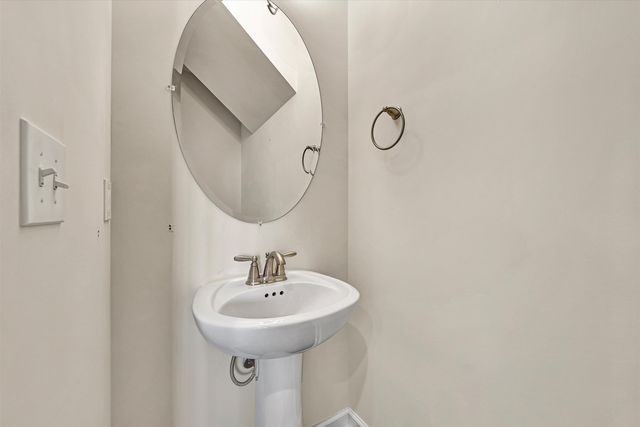 47 Broad ST, Daleville, VA 24083