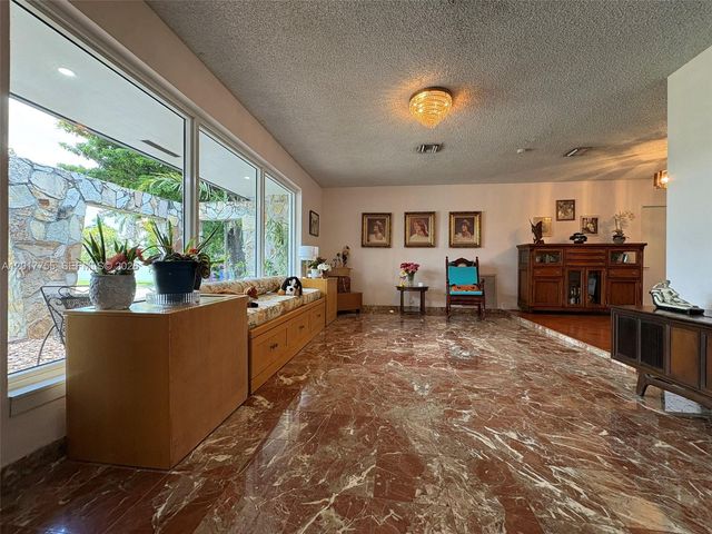 220 NW 130th Ave, Miami, FL 33182
