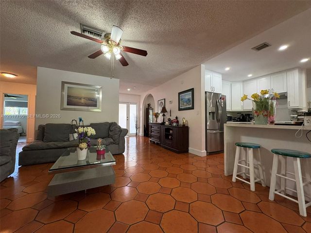 220 NW 130th Ave, Miami, FL 33182