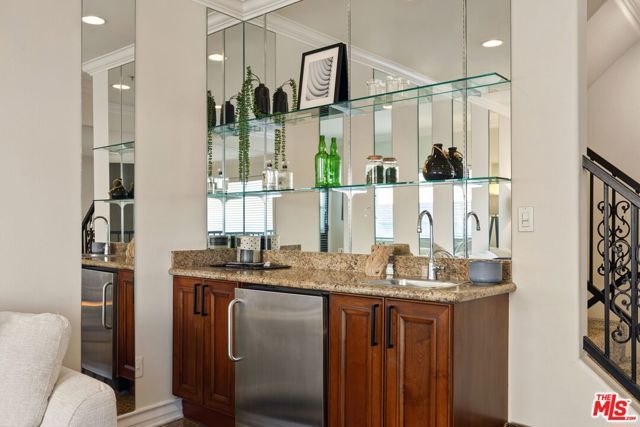 1717 S Barrington Avenue 103, Los Angeles, CA 90025