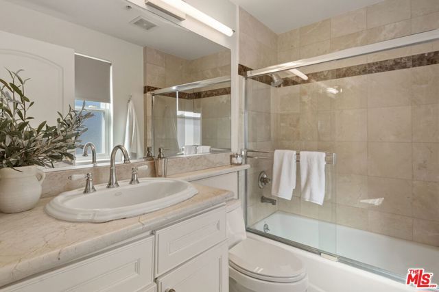 1717 S Barrington Avenue 103, Los Angeles, CA 90025