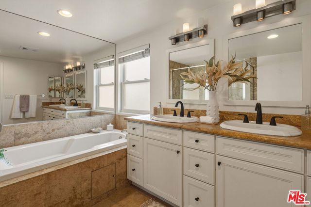 1717 S Barrington Avenue 103, Los Angeles, CA 90025