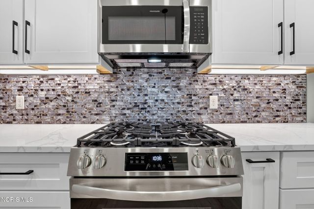 6634 Long Street, Whitehouse, OH 43571