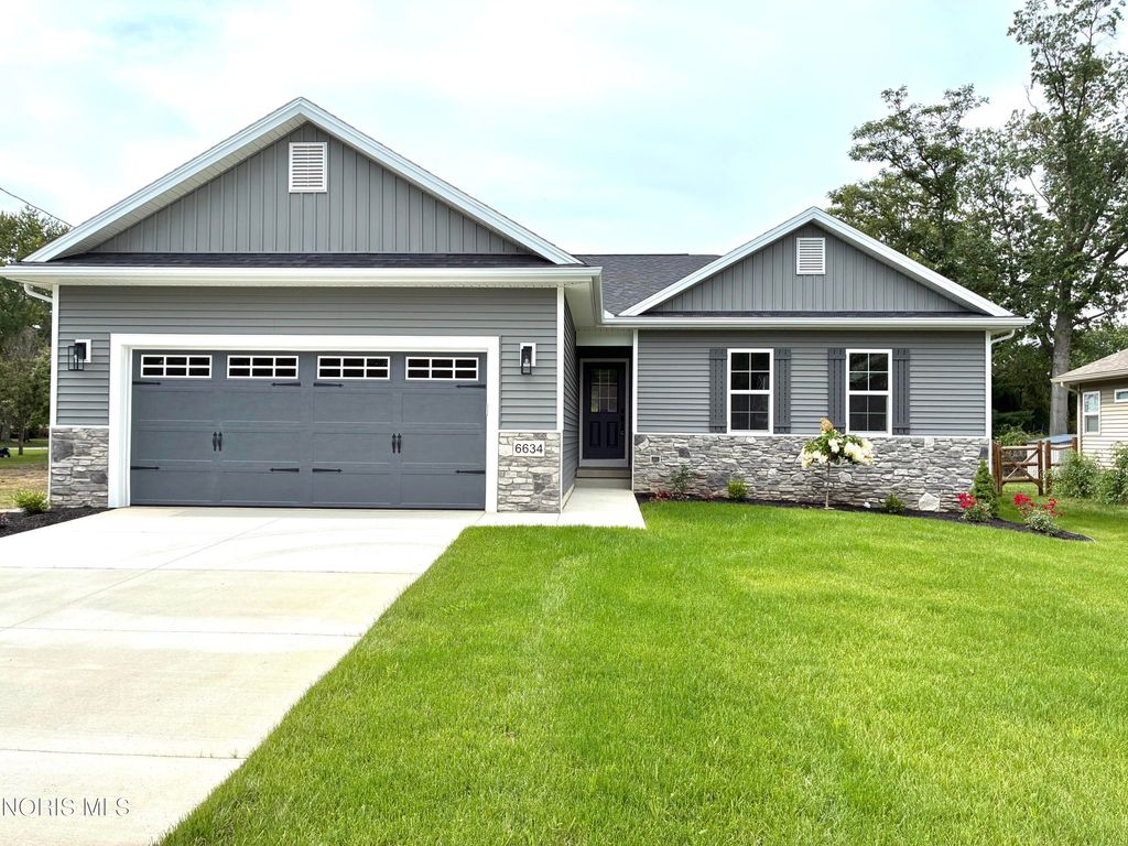 6634 Long Street, Whitehouse, OH 43571
