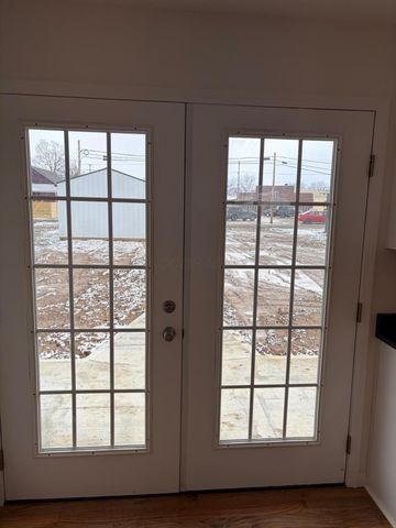 165 W 3rd Street, Frazeysburg, OH 43822