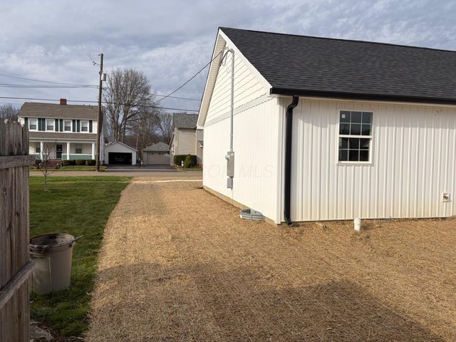 165 W 3rd Street, Frazeysburg, OH 43822