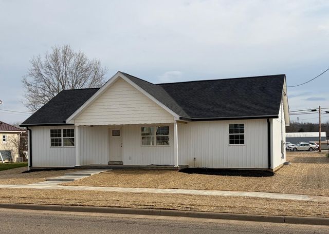 165 W 3rd Street, Frazeysburg, OH 43822