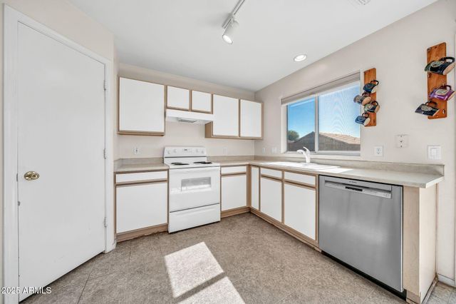 12119 W DAHLIA Drive, El Mirage, AZ 85335