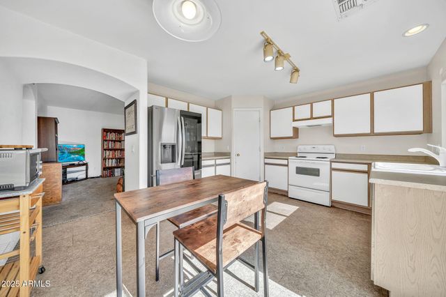 12119 W DAHLIA Drive, El Mirage, AZ 85335