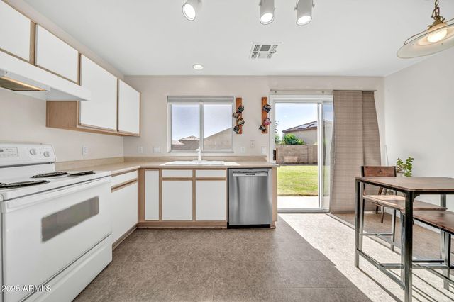 12119 W DAHLIA Drive, El Mirage, AZ 85335