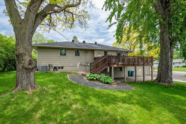 12715 27th Avenue N, Plymouth, MN 55441