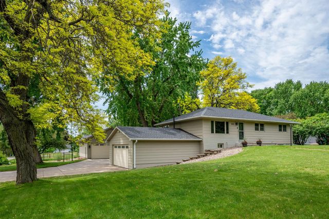 12715 27th Avenue N, Plymouth, MN 55441