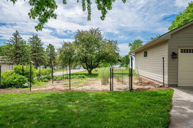 12715 27th Avenue N, Plymouth, MN 55441