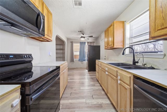 3608 W 70th Place N, Tulsa, OK 74126