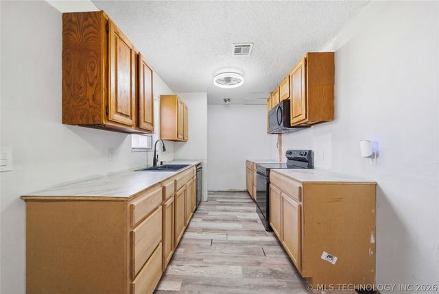 3608 W 70th Place N, Tulsa, OK 74126