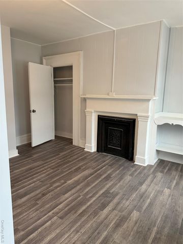 17 Conklin Street 1, Poughkeepsie, NY 12601