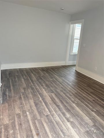 17 Conklin Street 1, Poughkeepsie, NY 12601