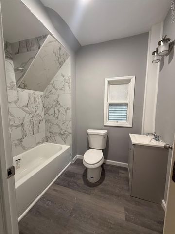 17 Conklin Street 1, Poughkeepsie, NY 12601